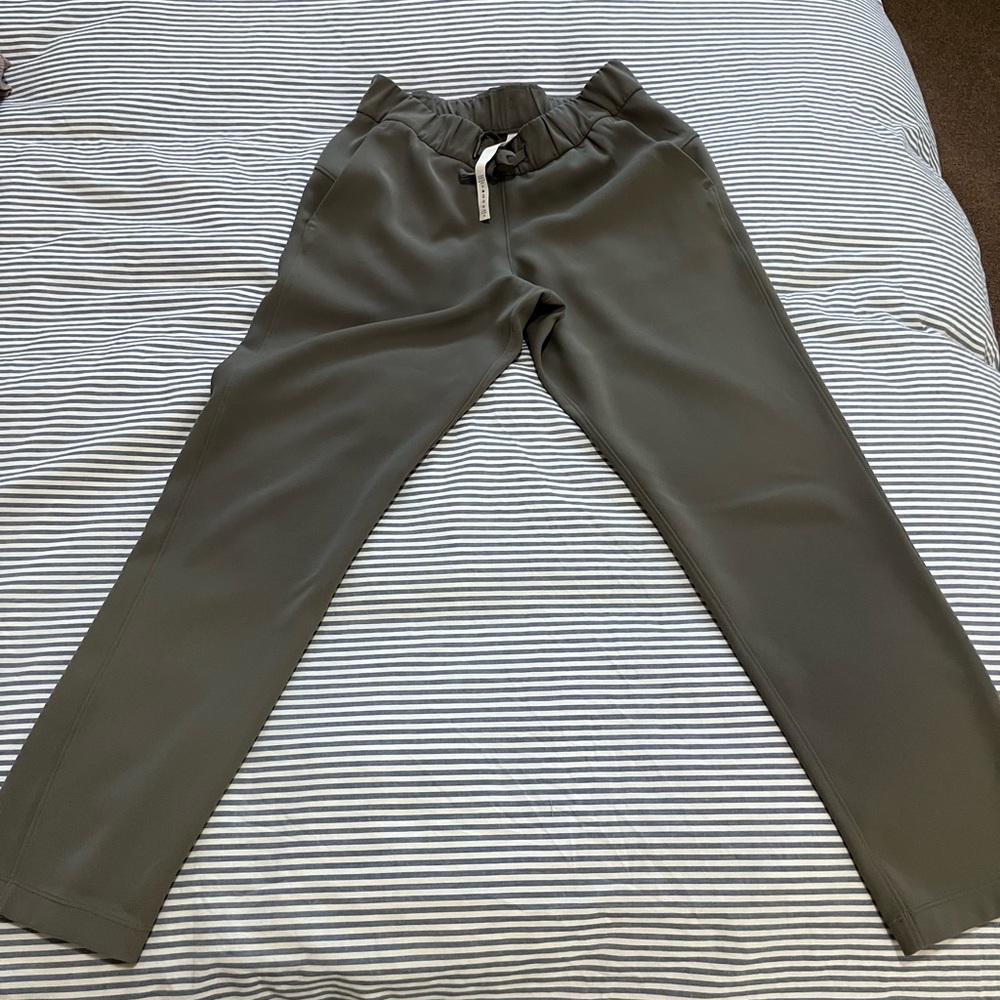 Lululemon 7/8 on the fly mid waist pants